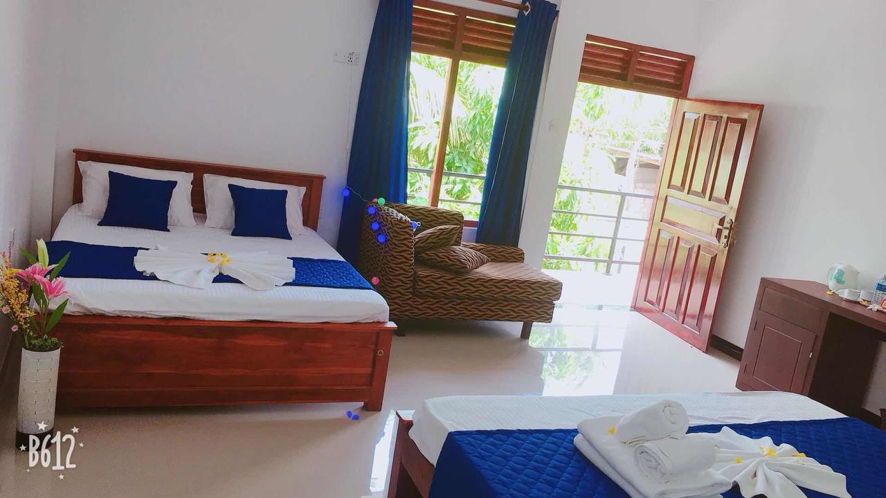 מיריסה Blue Whale Holiday Hotel מראה חיצוני תמונה