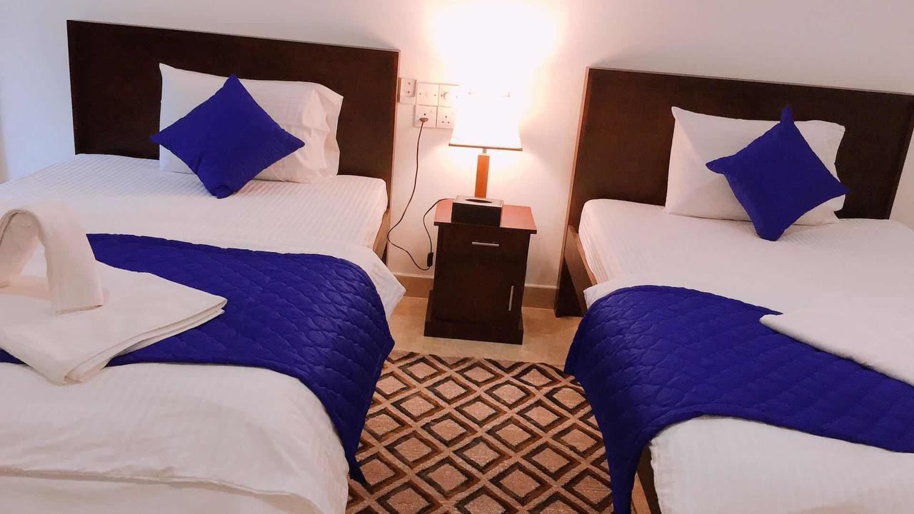 מיריסה Blue Whale Holiday Hotel מראה חיצוני תמונה
