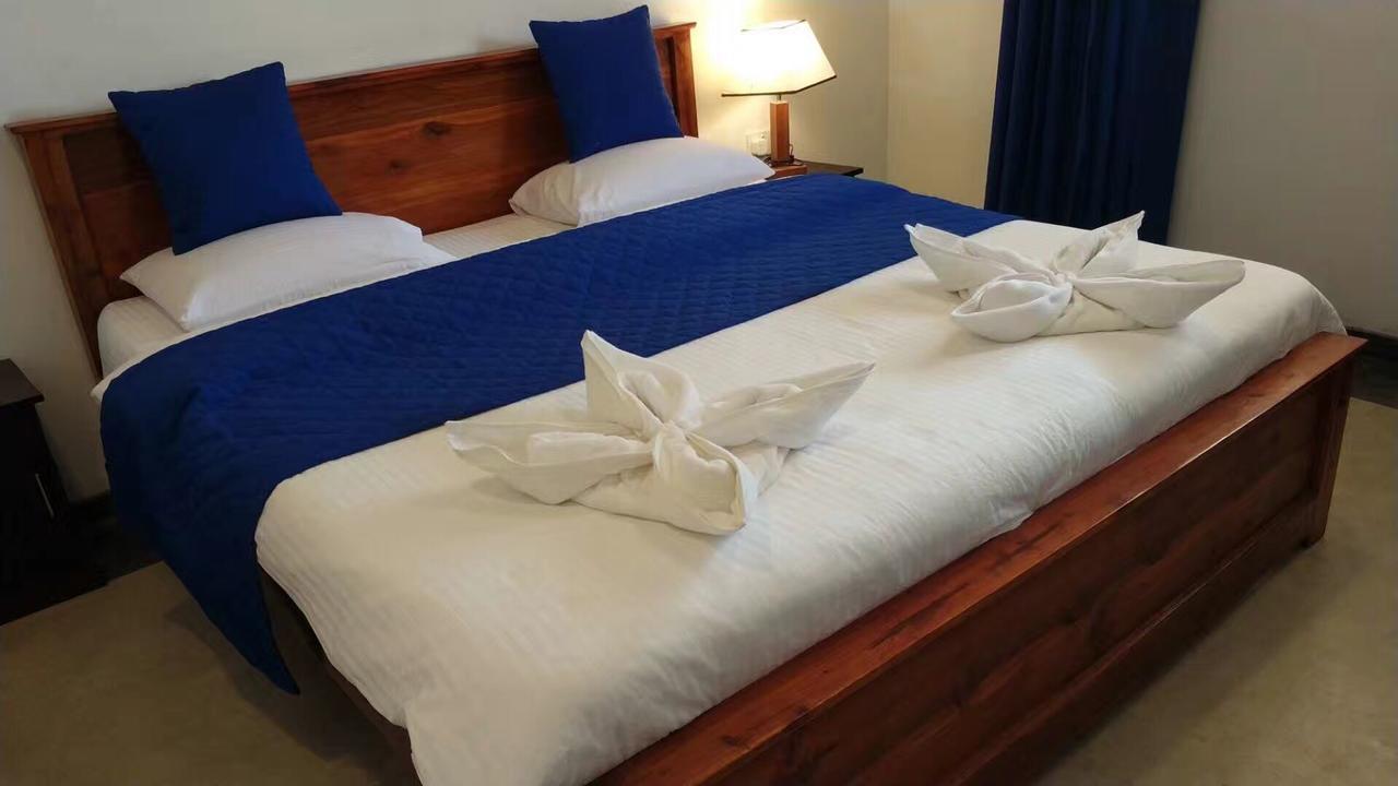 מיריסה Blue Whale Holiday Hotel מראה חיצוני תמונה