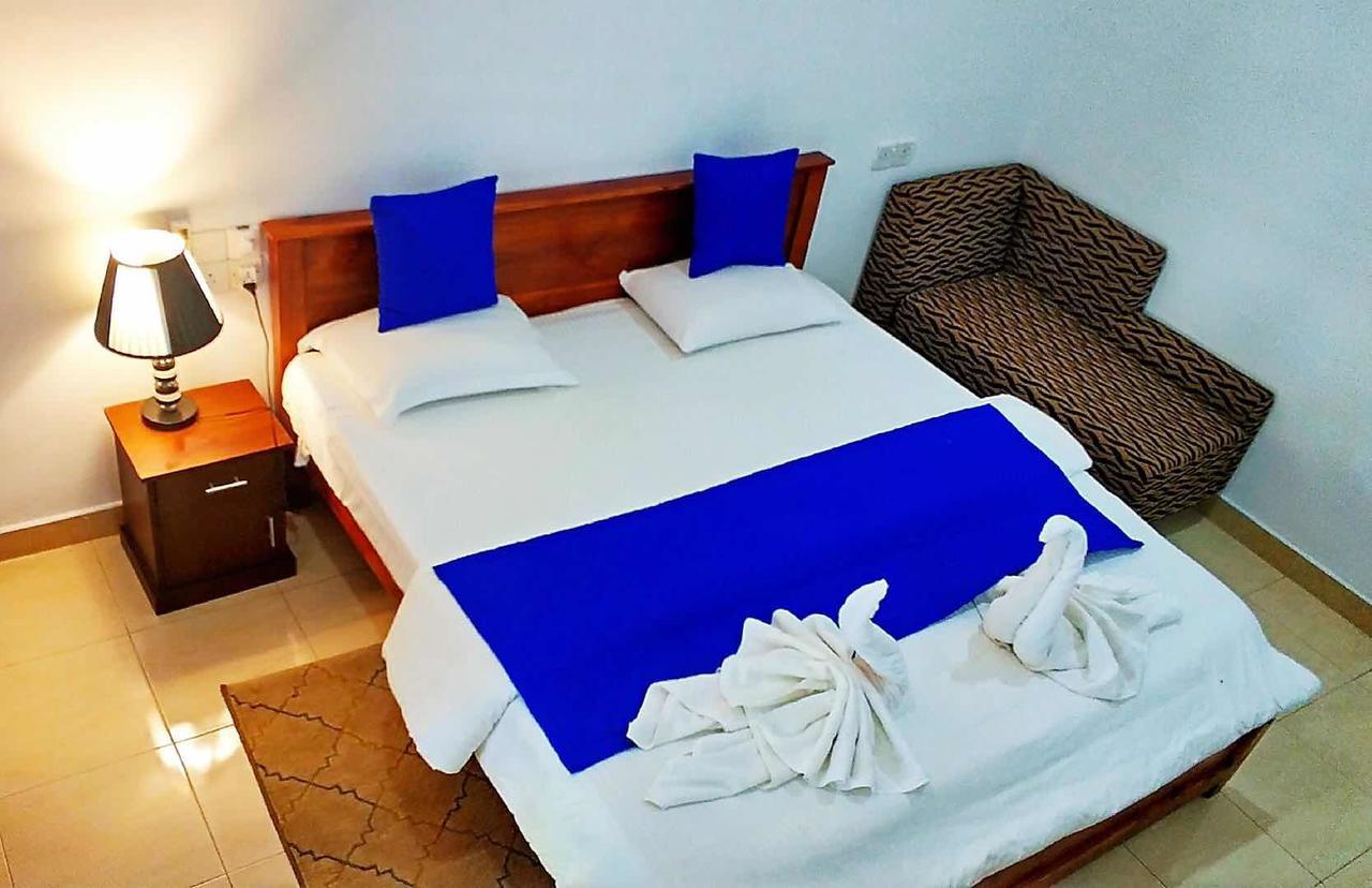מיריסה Blue Whale Holiday Hotel מראה חיצוני תמונה