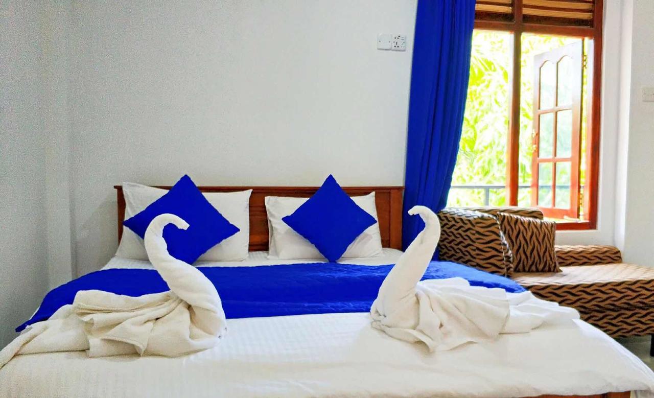 מיריסה Blue Whale Holiday Hotel מראה חיצוני תמונה